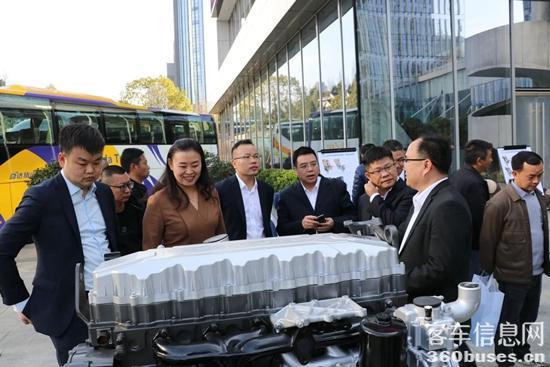 宇通+玉柴攜手助力中國旅游客運山河萬里行 宇通+玉柴攜手助力中國旅游客運山河萬里行