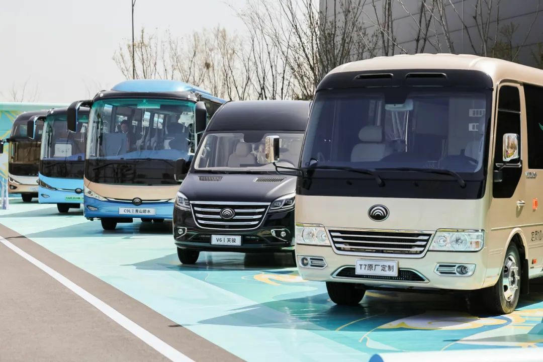 12款新品重磅發布!宇通向“新”而行繪藍圖 12款新品重磅發布!宇通向“新”而行繪藍圖