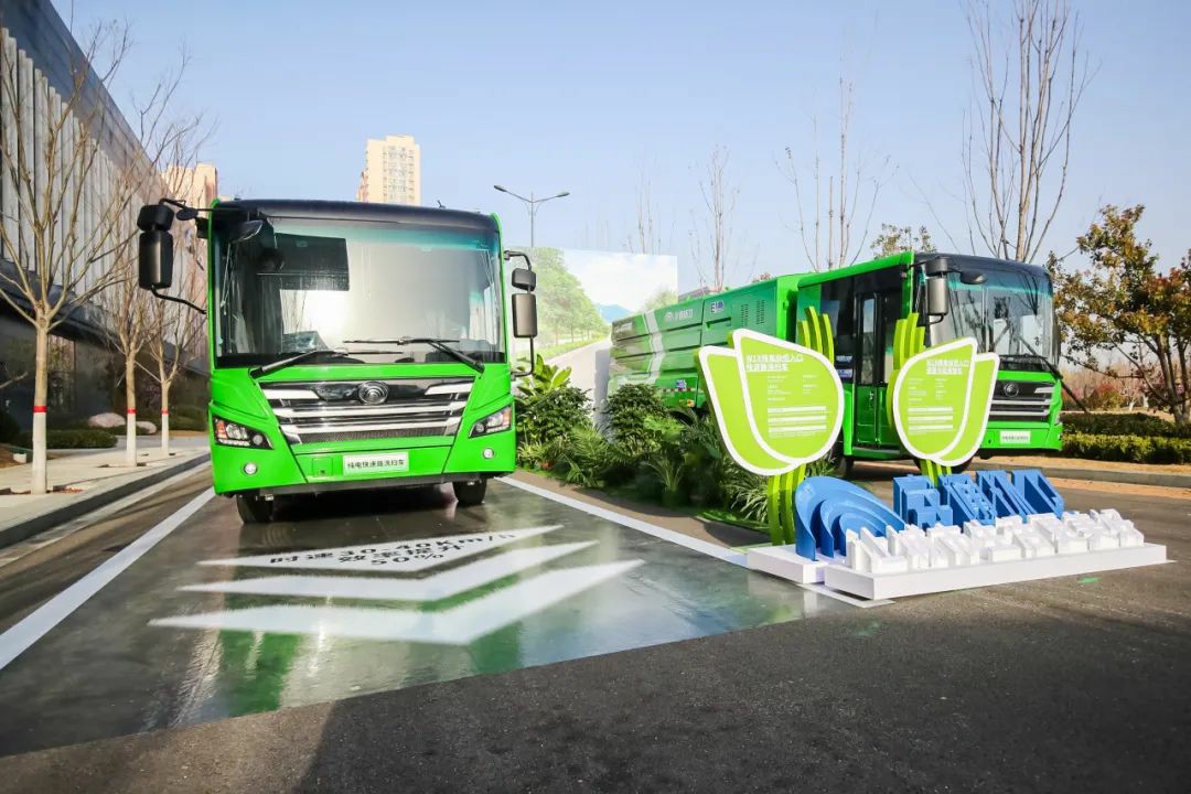 12款新品重磅發布!宇通向“新”而行繪藍圖 12款新品重磅發布!宇通向“新”而行繪藍圖