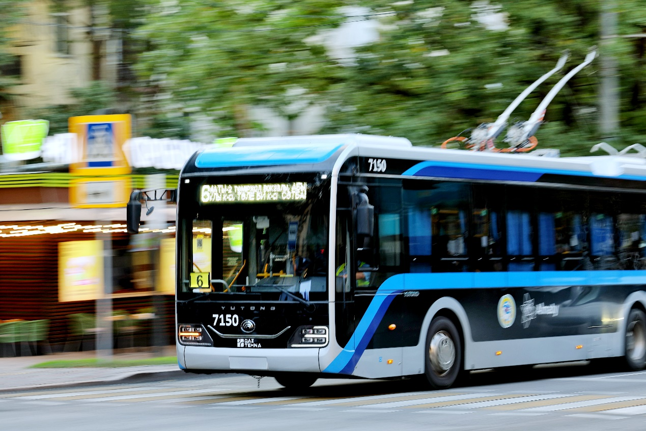綠色點亮阿拉木圖 宇通攜手中國駐阿拉木圖總領事館共啟低碳出行新篇章 綠色點亮阿拉木圖 宇通攜手中國駐阿拉木圖總領事館共啟低碳出行新篇章