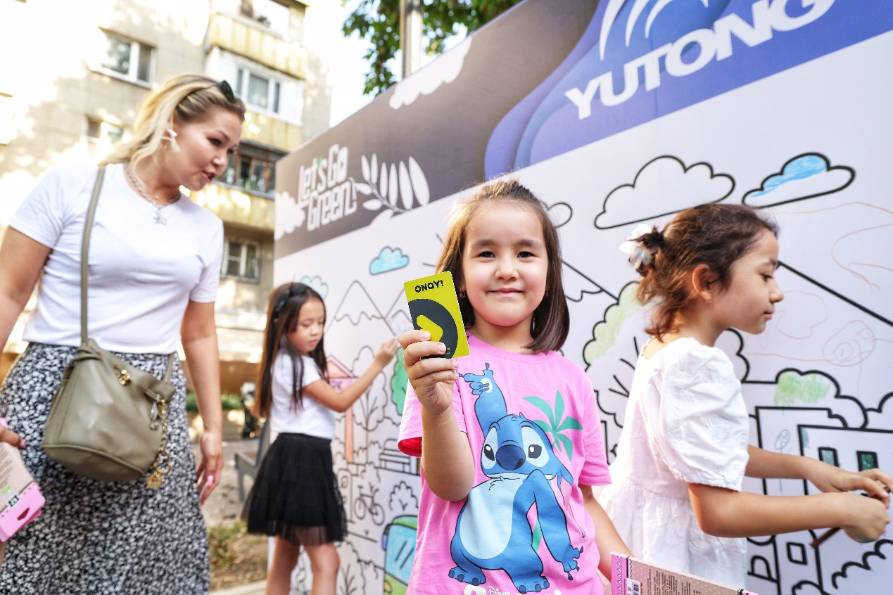 綠色點亮阿拉木圖 宇通攜手中國駐阿拉木圖總領事館共啟低碳出行新篇章 綠色點亮阿拉木圖 宇通攜手中國駐阿拉木圖總領事館共啟低碳出行新篇章