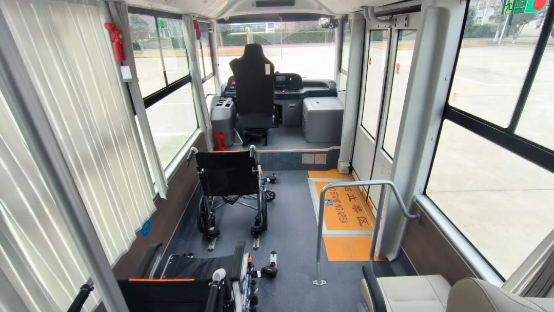 暖心上線！宇通景區(qū)福祉車(chē)助力景區(qū)無(wú)障礙升級(jí)建設(shè)