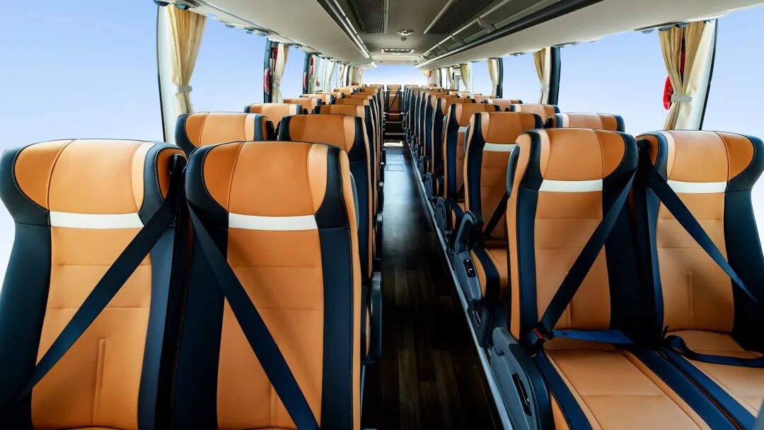 續(xù)航長(zhǎng)!補(bǔ)能快!宇通C11E助力長(zhǎng)春客運(yùn)綠色轉(zhuǎn)型惠民生 圖片