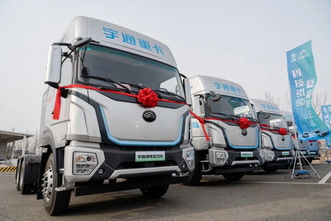百城交付 | 宇通重卡百城萬客交付活動(dòng)再赴青島