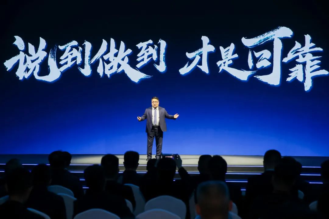 12款新品重磅發布!宇通向“新”而行繪藍圖 12款新品重磅發布!宇通向“新”而行繪藍圖